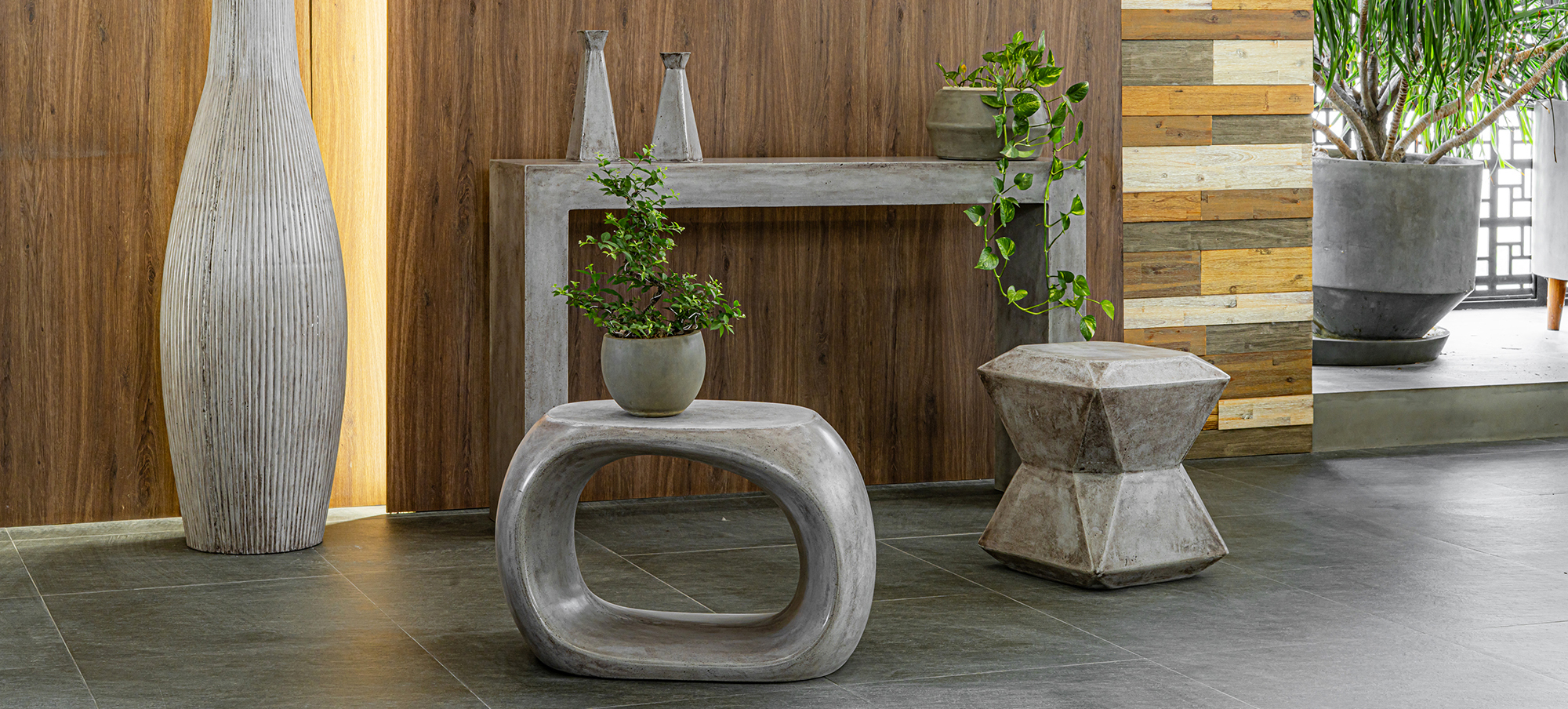 CEMENT furniture<br />
